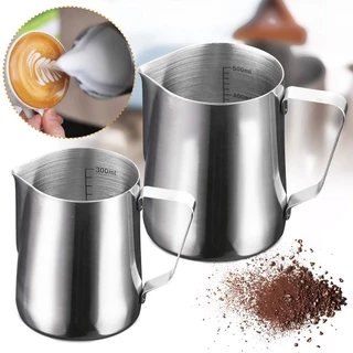 【จัดส่งทันที】ถ้วยตวงกาแฟ เหยือกตีฟองนม ขนาด 350ml/600ml /1000ML Stainless Milk Pitcher สเตนเลส304 ถ้วยตีฟองนม เหยือกกาแฟ