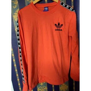 เสื้อสเวตเตอร์สีส้ม แขนยาว แต่งปัก มือ1 ป้ายอาดิดาส 113/230