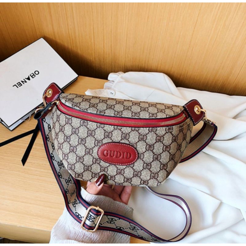 ลดพิเศษ (จัดส่งทันที) กระเป๋าคาดอกผญ กระเป๋าคาดเอวผญ งานสวยตรงปกหนังดีมีซิปหลัง