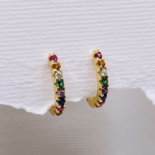 Oval Huggie Hoops With Pavé Rainbow CZ Crystals, 18K Gold Plated Earrings | ต่างหูห่วง เงิน 925 ชุบทองแท้ 18กะรัต