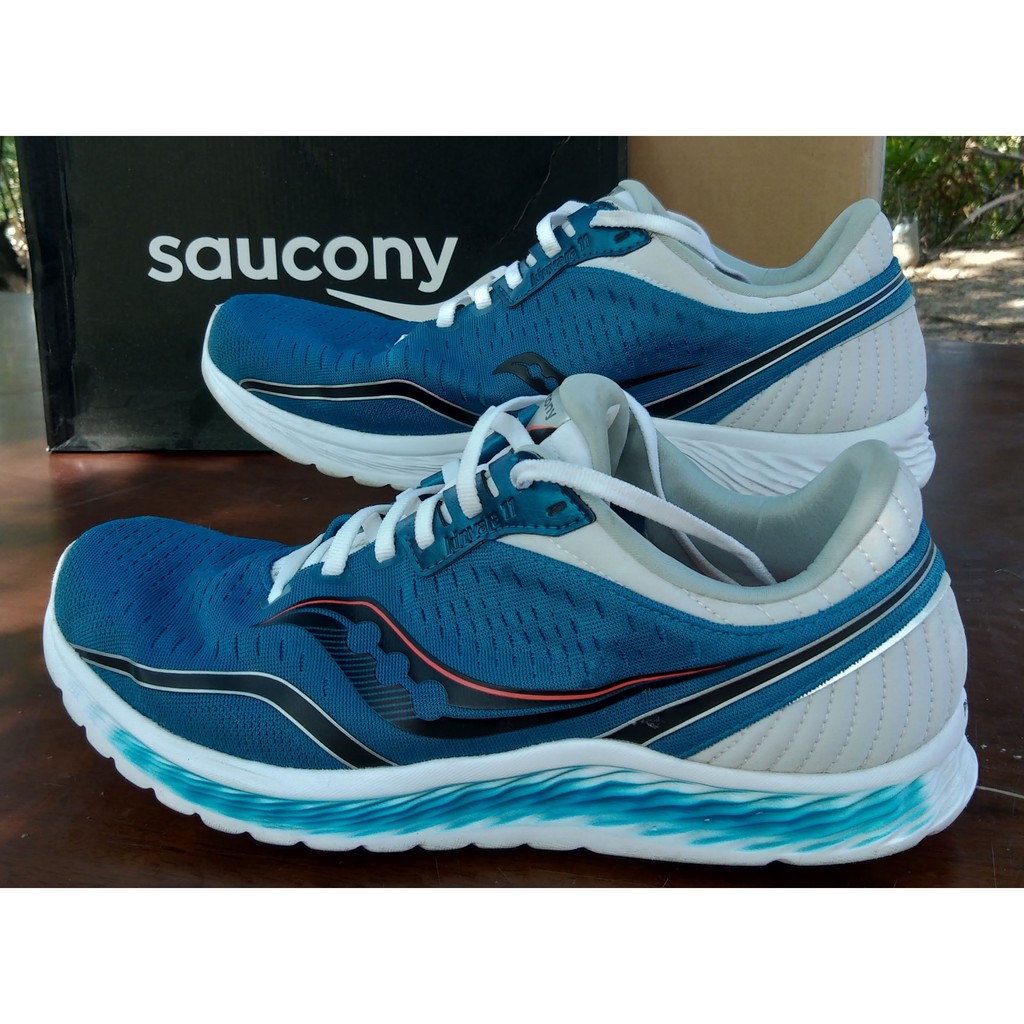 รองเท้าวิ่ง Saucony Kinvara 11