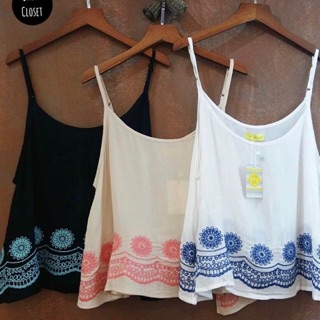 Code : SC177 เสื้อสายเดี่ยวปักลายดอกไม้
