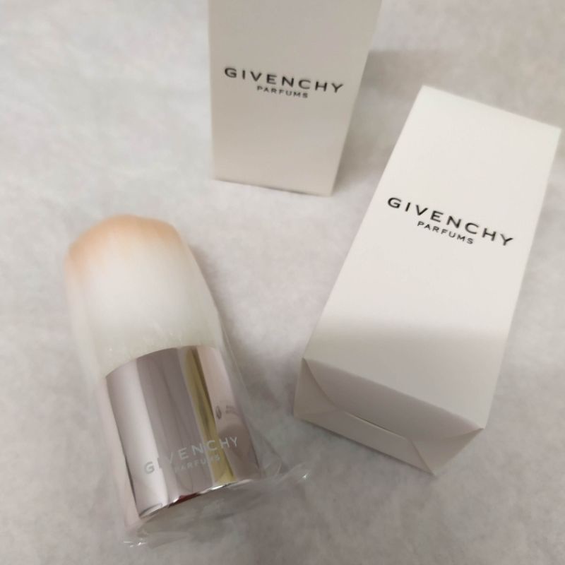GIVENCHY ROSE GOLD KABUKI แปรงแต่งหน้าคาบูกิ