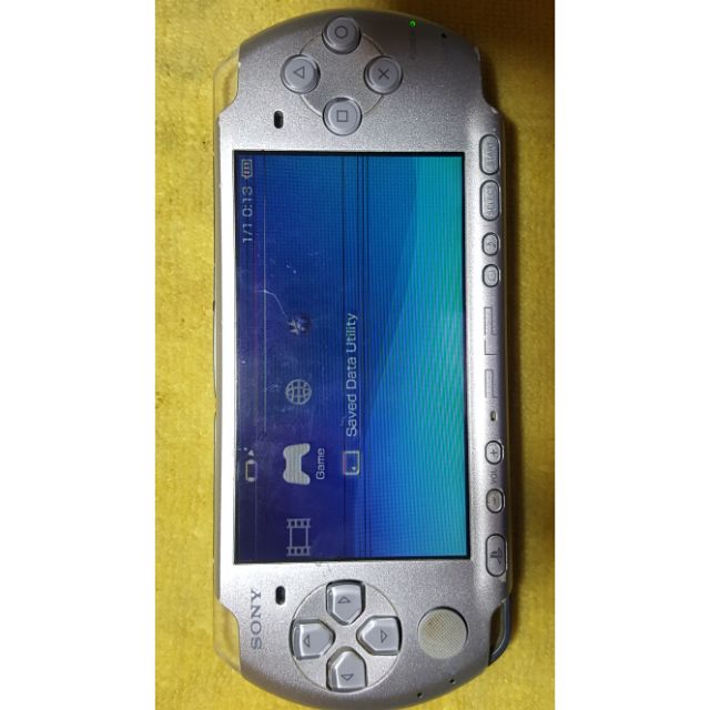 เครื่องเกมส์ PSP รุ่น 3000 ขายตามสภาพนะครับ เป็นอะไหล่นะ