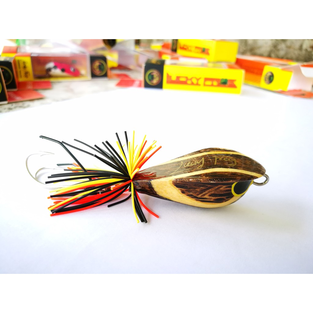 กบคิ้ว งาน Classic 4.5cm. จากค่าย Lucky Frog