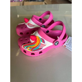 Crocs kids รองเท้าแตะแบบสวมสำหรับเด็ก