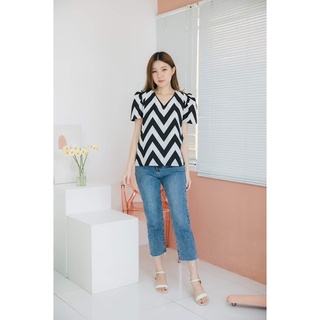 monmade-เสื้อให้นม ชุดให้นม zigzag v top