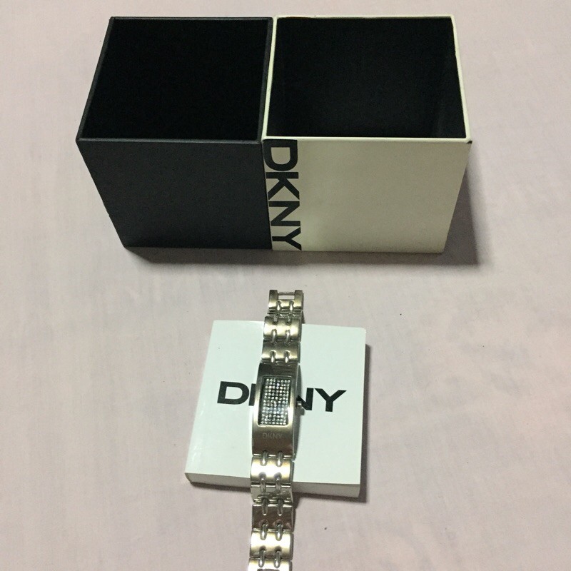 นาฬิกา DKNYมือสองพร้อมกล่อง