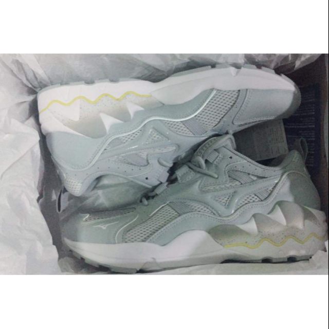 รองเท้า MIZUNO