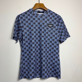 เสื้อยืด Lv Monogram Print