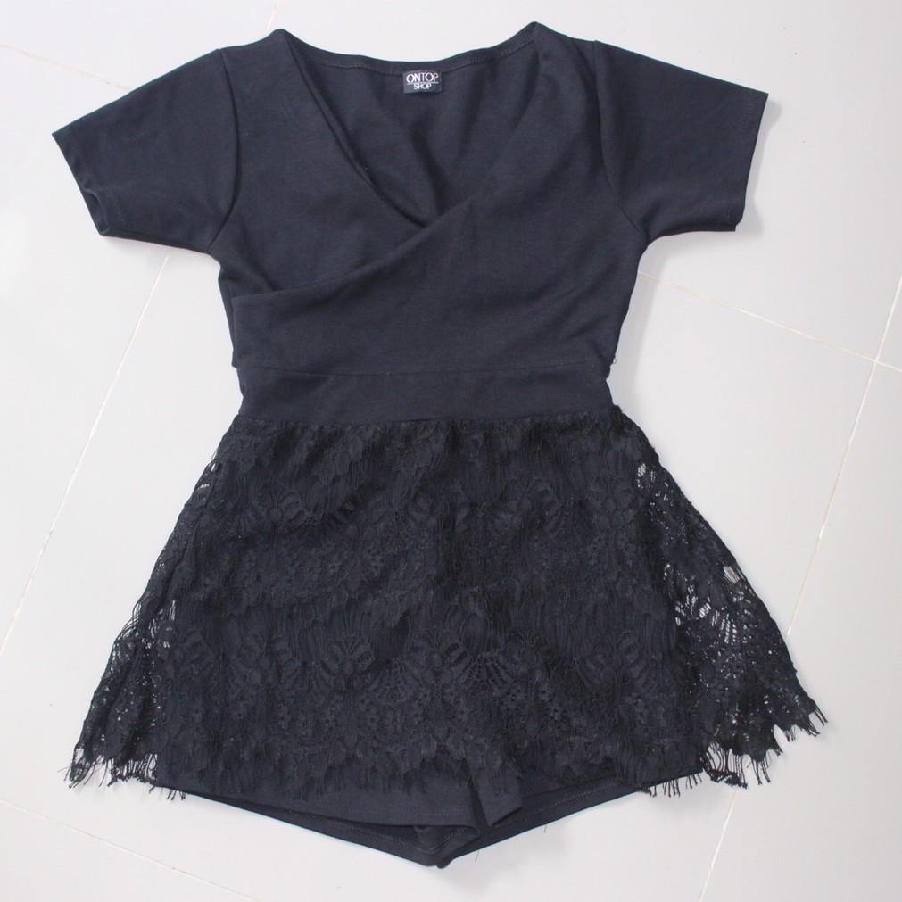 จั๊มสูทกางเกงกระโปรงระบายลูกไม้ งานป้าย Ontop Shop มือสองสภาพดี