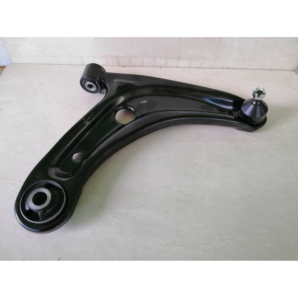 ปีกนกล่าง+ลูกหมาก+บู๊ช HONDA  JAZZ,CITY,L15A  ปี2003 ข้างRH(ขวา) ไต้หวัน  ราคาตัวละ850บาท