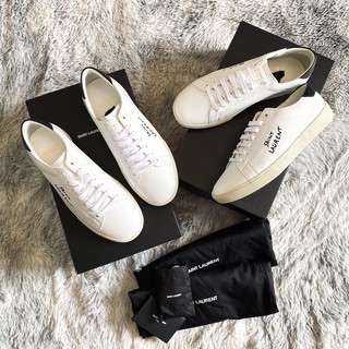 แนะนำสอบถามไซส์คงเหลือ ก่อนกดสั่งนะคะ YSL Saint laurent sneakers court classic sl/06 (รุ่นหนัง)