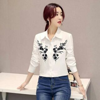 เสื้อเชิ้ตปักลายดอก