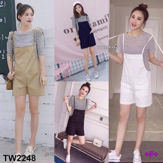 TwinsShopVip💗พร้อมส่ง TW2248 Set 2ชิ้น เสื้อยืดลายริ้ว+เอี๊ยมกางเกงขาสั้นสายผูก