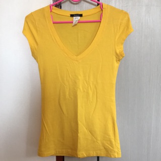 เสื้อยืดผ้านิ่ม สีเหลืองสดใส ไม่เป็นขน ซักมือทุกครั้ง