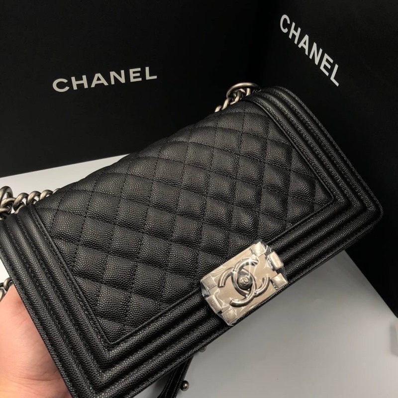 New Original‼️ Chanel Boy10 caviar GHW