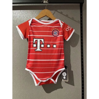 เสื้อกีฬารอมเปอร์แขนสั้น ลายทีมชาติฟุตบอลชั้นนํา Bayern สีแดง ไซซ์ 9/12 2223