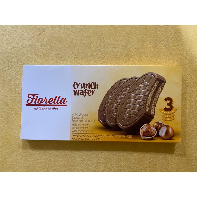 Fiorella Crunch Wafer ช็อกโกแลต สอดไส้ผสมเฮลเซนัท
