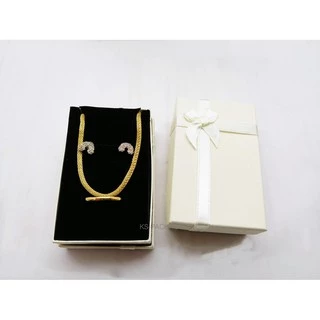 กล่องใส่เครื่องประดับ 12ใบ ขนาด 5x8x2.5cm สำหรับใส่ สร้อย แหวน ต่างหู วัสดุกระดาษ สีครีม ภายฟองน้ำบุกำมะหยี่สีดำ มีโบว์