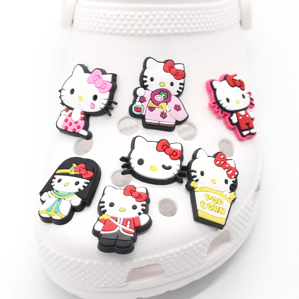CROCS อุปกรณ์เสริมหัวเข็มขัด Pvc ลาย Hello Kitty สําหรับติดรองเท้าผ้าใบ