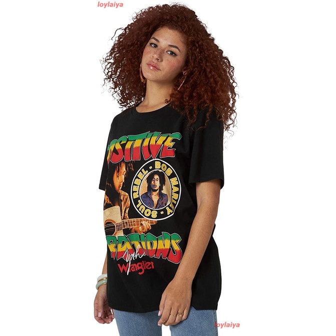 เสื้อยืดคอกลมWrangler Women's Bob Marley Collaboration Short Sleeve Graphic T-Shirt บ็อบ มาร์เลย์ เร