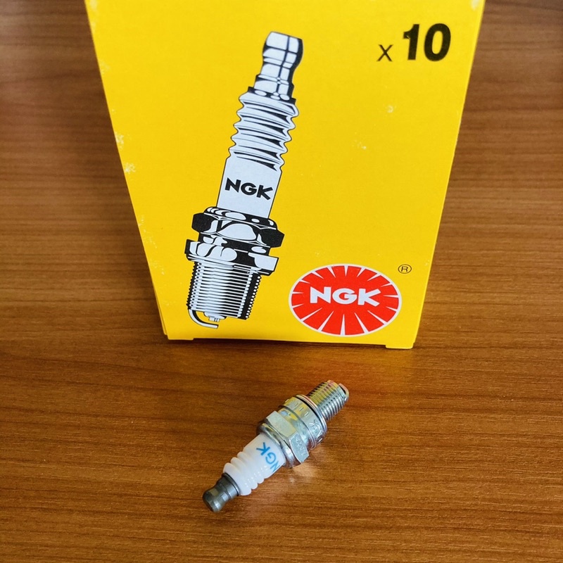 หัวเทียน NGK CMR5H (ตัดหญ้า 4 จังหวะ) ของแท้ 100%
