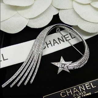 iamond brandname brooch  เข็มกลัดเพชรแถวเรียงตัว