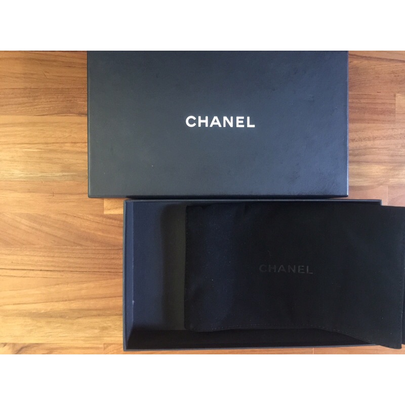 เซท กล่องกระเป๋าสตางค์ยาว ชาแนล พร้อมถุงกำมะหยี่ Chanel