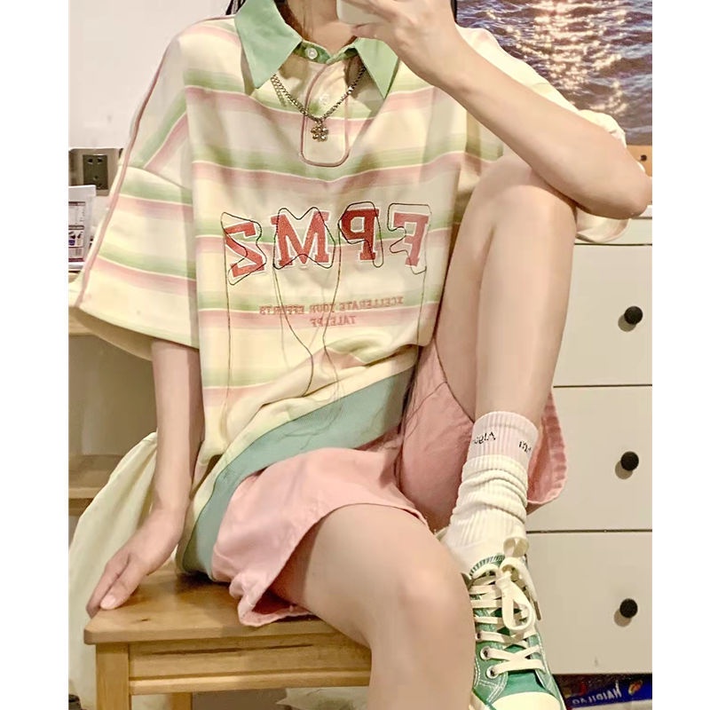 #เสื้อผ้าแฟชั่น
#เสื้อผ้าสไตล์วิทยาลัย
#เสื้อผ้าลายพิมพ์ตัวอักษร
#เสื้อแขนสั้น
#เสื้อผ้าโพลีเอสเตอร์