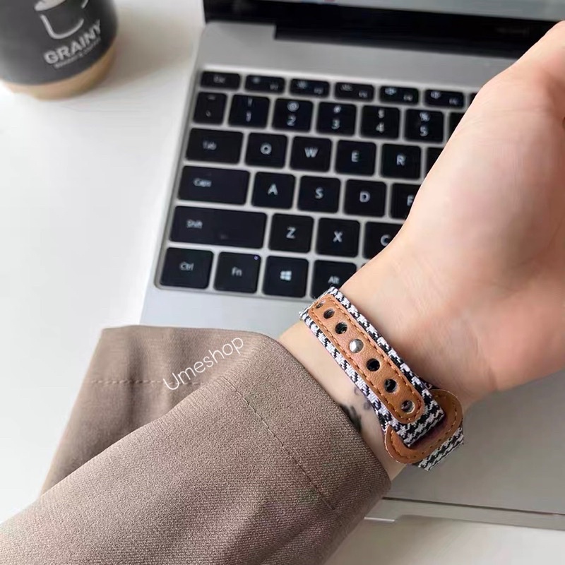 สายหนัง➕ผ้า BB small  แฟชั่น สำหรับ watch10 9 8 7 se 6 5 4 3 2 1 ขนาด 38 มม. 42 มม. 40 มม. 44 มม.45มม 41มม46mm สายนาฬิกา