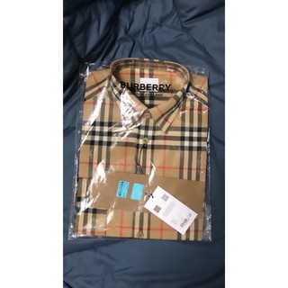 burberry shirt size m  ของแท้จากkingpower