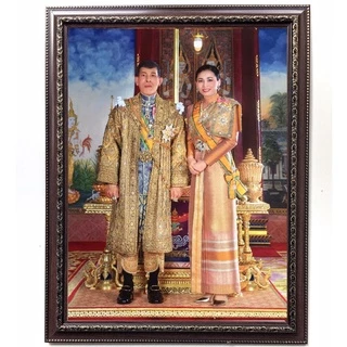 กรอบรูปกระจกพร้อมรูปรัชกาลที่ 10 บูชา ขนาด18*23 นิ้ว งานขึ้นบ้านใหม่. งานเกษียณหน้าที่การงาน มั่ง มี ศรี สุขห