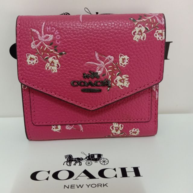 กระเป๋าสตางค์ใบสั้น Coach 3 พับ Small Wallet with floral print (แท้)มือสองเหมือนใหม่
