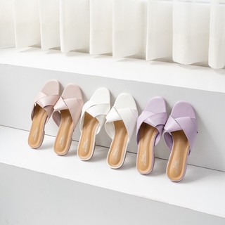 Elena sandals รองเท้าแตะสวม สีน่ารักมาก ทักมาเช็คสินค้าก่อนสั่งนะคะ