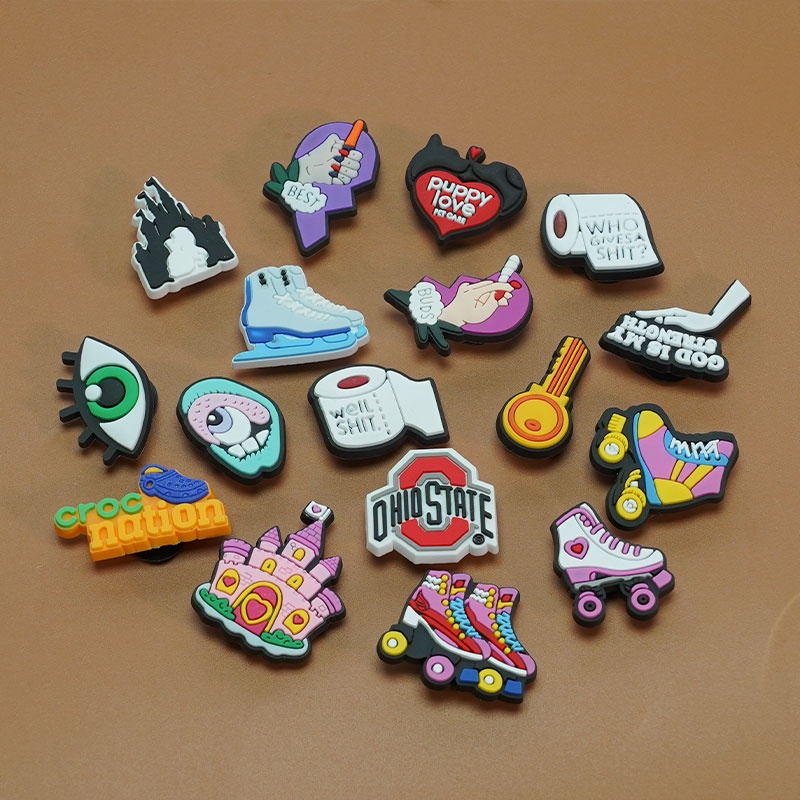 พร้อมส่ง หมุดติดรองเท้า Croc Jibz หลากสีสัน DIY
