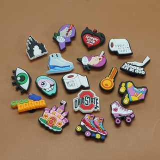 พร้อมส่ง หมุดติดรองเท้า Croc Jibz หลากสีสัน DIY