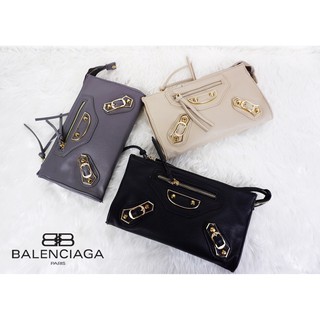 เช็คก่อนสั่ง กระเป๋า Clutch Balenciaga