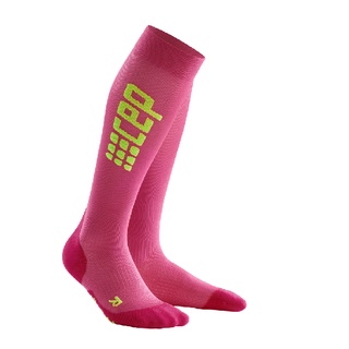 CEP ULTRALIGHT RUN SOCKS 2.0 WOMEN - ELECTRIC PINK/GREEN - ถุงเท้ารุ่น 2.0 แบบบางความยาวคลุมเข่าผู้หญิง