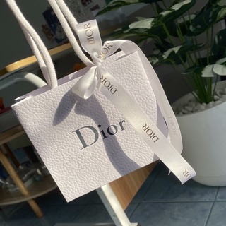 ‼️ถุงดิออร์ Dior แท้ ริบบิ้นทอง‼️13x14.5x5 cm ถุงกระดาษ ใส่ลิป น้ำหอม เครื่องประดับ