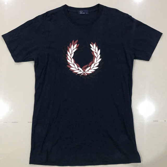 Fred Perry เสื้อยืด มือสอง ไม่แท้ สีกรม