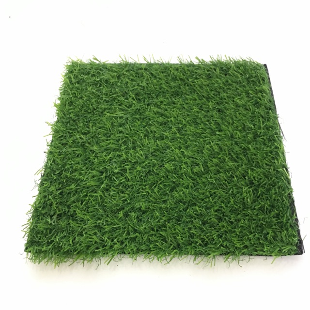 หญ้าเทียมเกรด A สูง 2 ซม. ขนาด 25x25 ซม.  สีเขียวอ่อน-เข้ม ทอหนาแน่นพิเศษ (ถ-M)