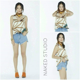 พร้อมส่ง  วันพรุ่งนี้  เสื้อแขนกุดคอวี งานสวยคอปแบรนด์ ใส่ชิคๆคูลๆวันสบายๆ เนื้อผ้าใส่สบายเหมาะกับอา