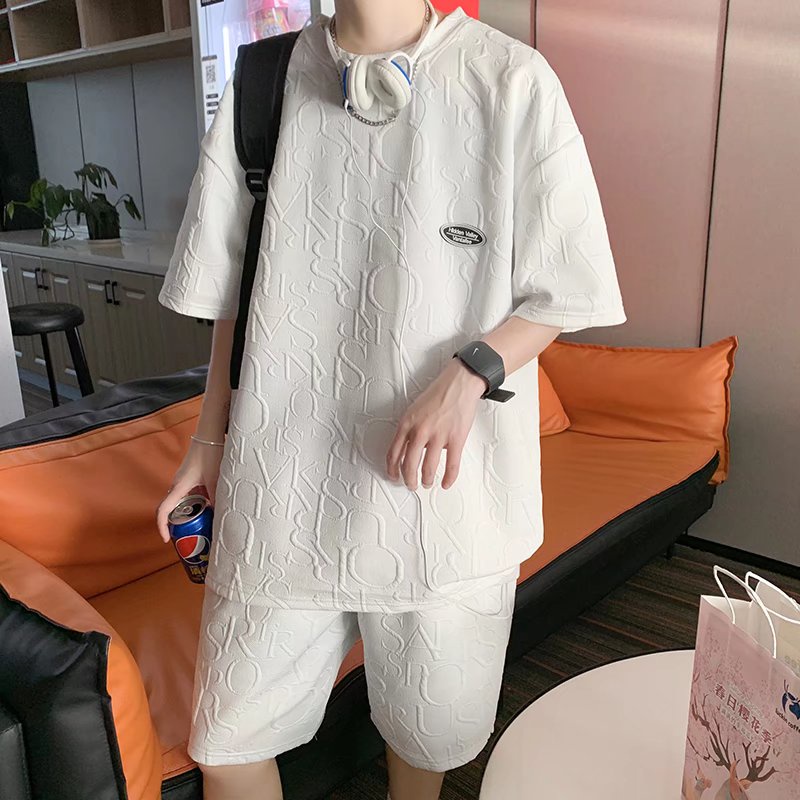 ผู้ชายสูทฤดูร้อนบางหลวมครึ่งเสื้อยืดสไตล์ฮ่องกงถนนสวมใส่เสื้อผ้าสบายๆกีฬากางเกงขาสั้นชุดสองชิ้น