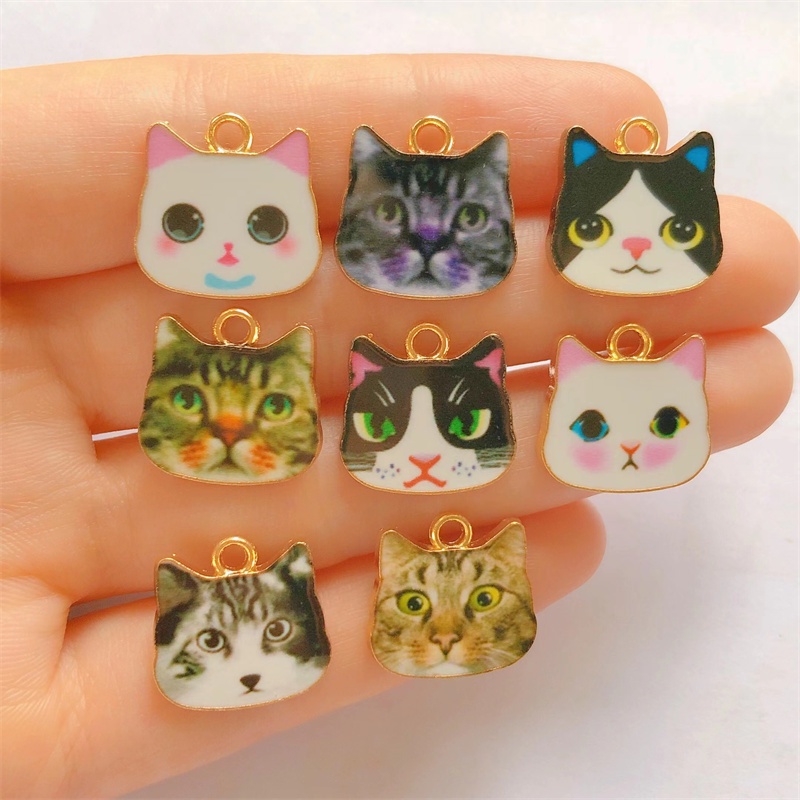 #เครื่องรางนำโชค #เครื่องประดับ DIY #จี้รูปแมวเคลือบโลหะ #สร้อยคอและสร้อยข้อมือ #แฟชั่นจี้