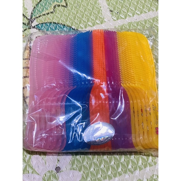 หวี ด้าม พลาสติก คละสี 1 ห่อ มี 30 ด้าม งานพลาสติก แข็งแรงดีครับ ราคาถูก Shopee Lazada