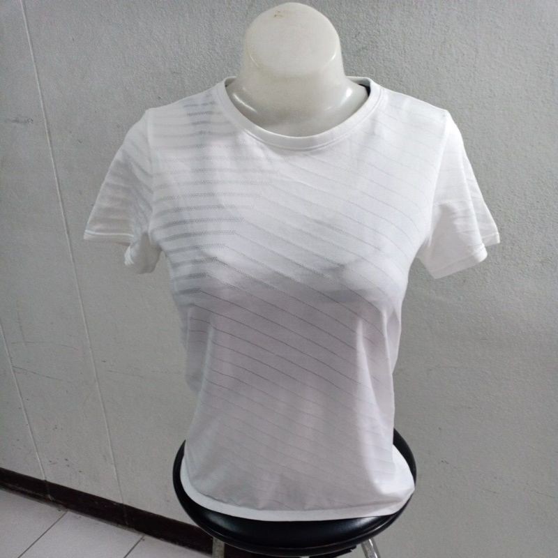 เสื้อยืดกีฬา Uniqlo SPRZNY DRY-EX Size S(women's)มือ2