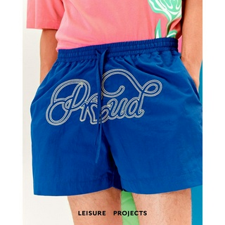 (LEISURE PROJECTS) "PROUD" NYLON SHORTS  กางเกงขาสัั้นเอวยางยืด ผ้าร่มไหลอน ปักลาย "PROUD" ที่ด้านหน้า เเละ ลายกราฟฟิค ท