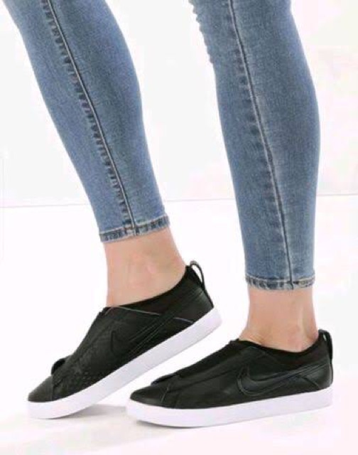 nike racquette slip on