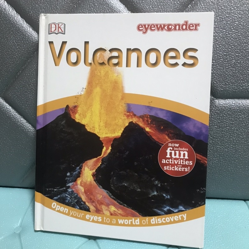 eyewonder Volcanoes ปกแข็งมือสอง-ae1/2